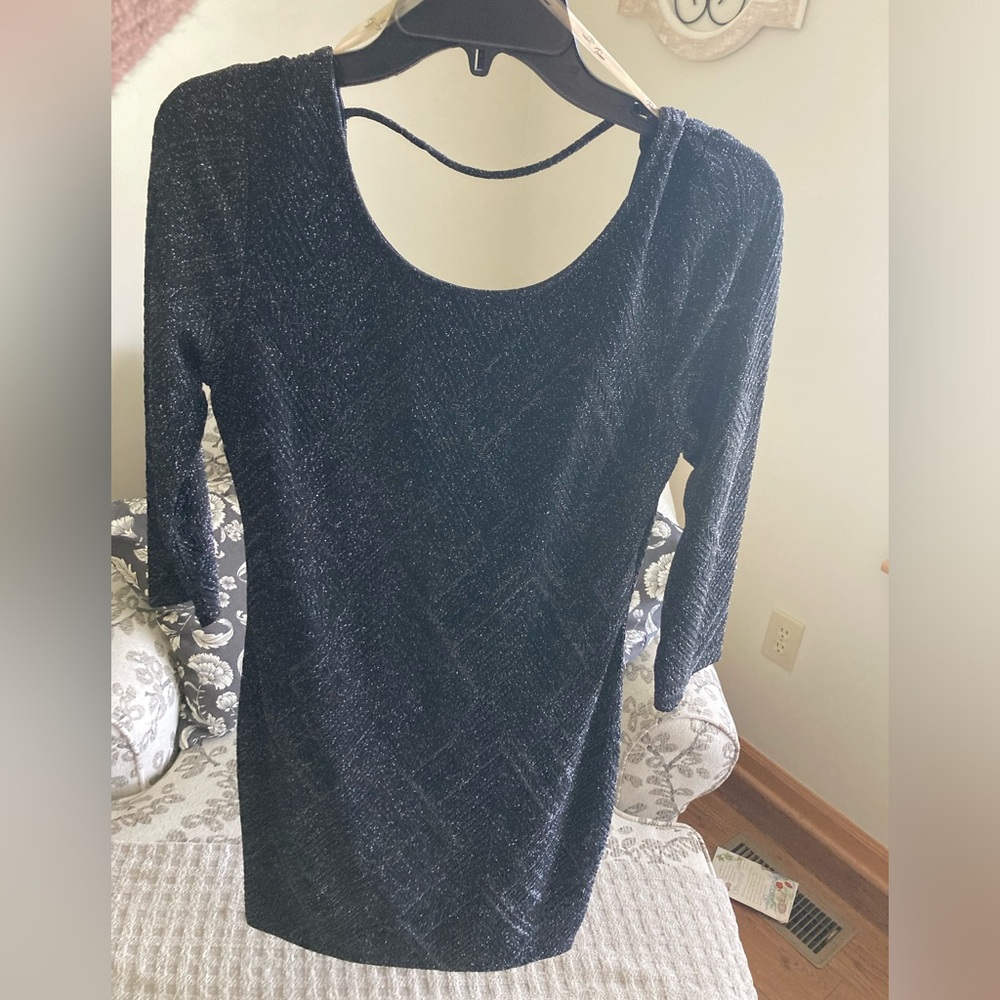 Juniors Trexxi Black and gold sparkly 3/4 sleeve dress Size 11 EUC